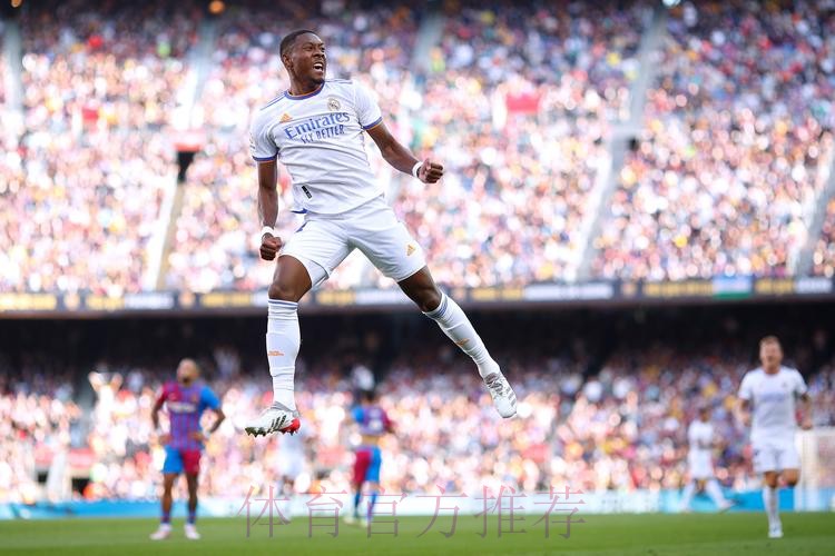 西媒:阿拉巴空中球处理存在问题 表现也出现下滑